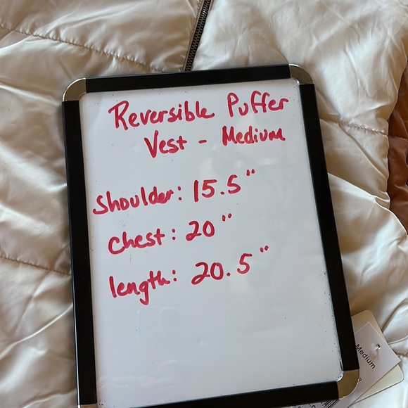 Cozy Reversible Puffer Vest Sleeveless Jacket Womens Medium Beige Tan Trendy New - Picture 15 of 15